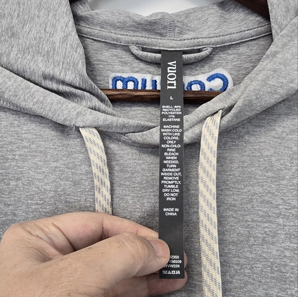 VUORI Halo Essential Hoodie Cropped Size Large Heather Gray Corium Embriodery - Picture 4 of 9